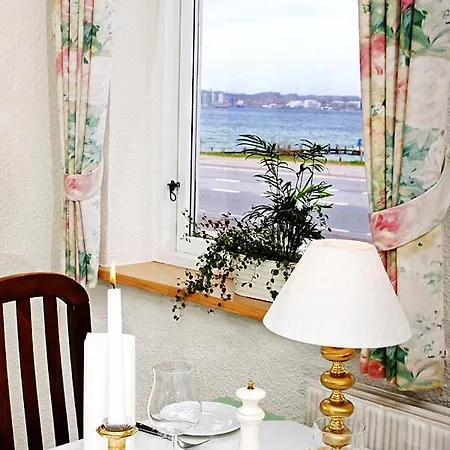 Solyst Kro- Restaurant Og I/s オーベンロー