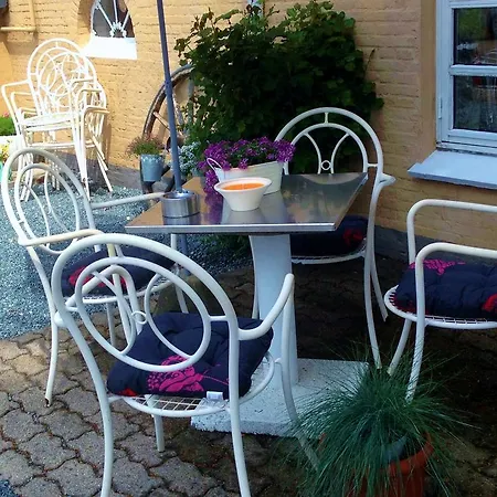 Kro Solyst Kro- Restaurant Og I/s 2*