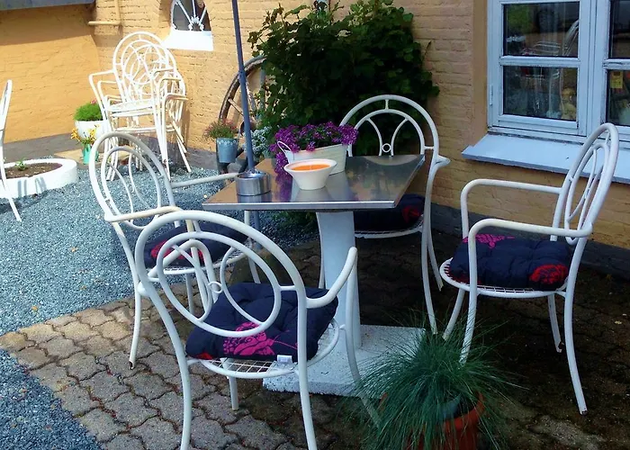 Herberg Solyst Kro- Restaurant Og I/s 2*